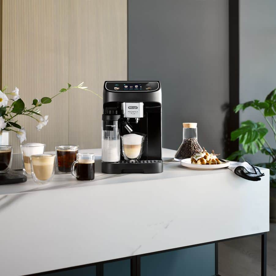 DeLonghi ECAM320.60.B Magnifica Plus Bean to Cup Automatic Coffee Machine Black - View 5