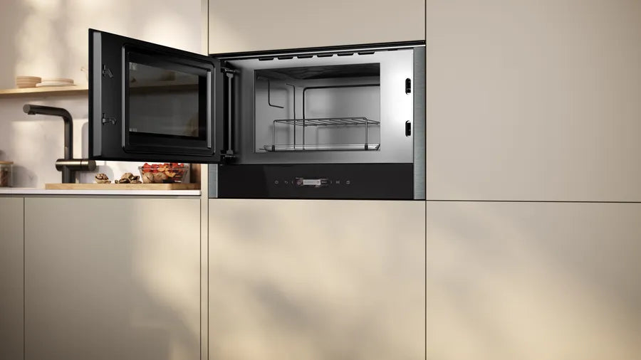Neff NL4GR31G1B N70 Built-In Microwave Oven with Grill - View 4