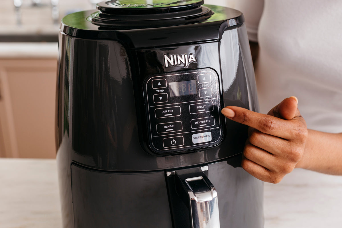 Ninja® Air Fryer AF100UK - View 2