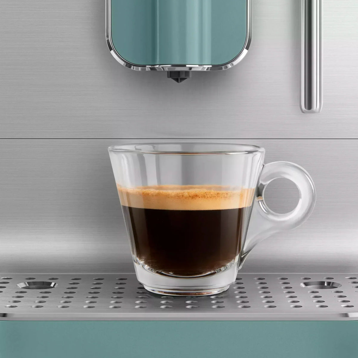Smeg BCC12EGMUK Retro Bean to Cup Espresso Coffee Machine Emerald - View 11