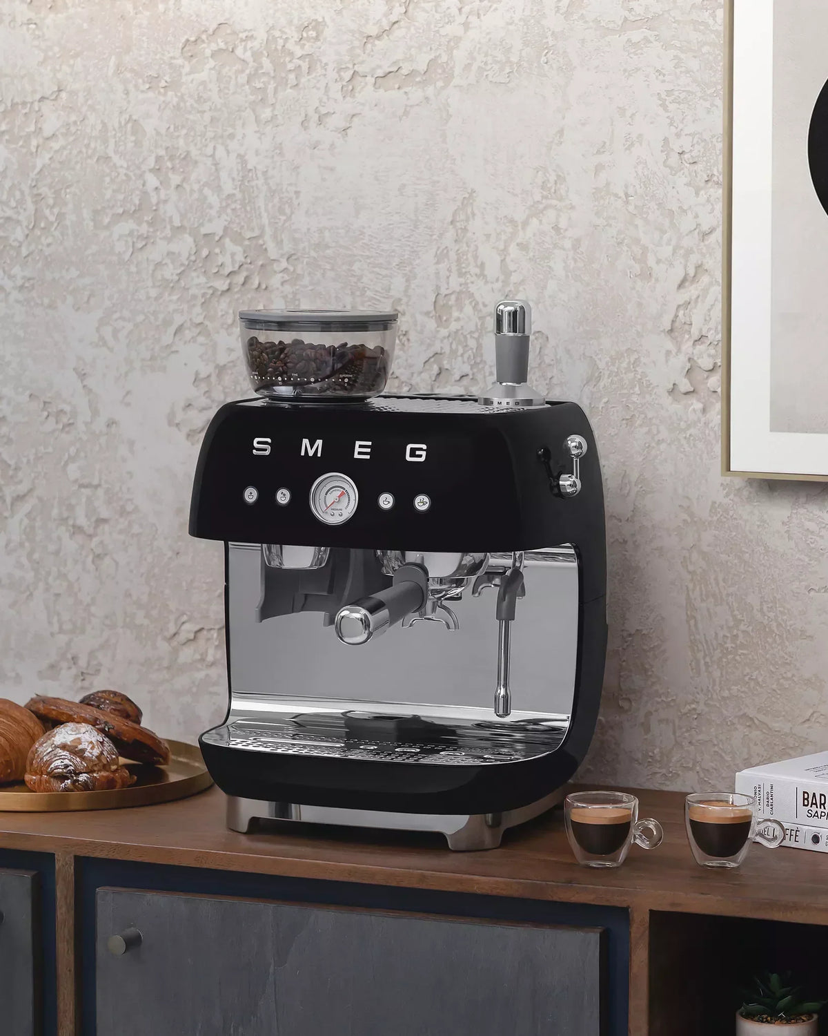 Smeg EGF03BLUK Retro Espresso Coffee Machine with Grinder in Black - View 7