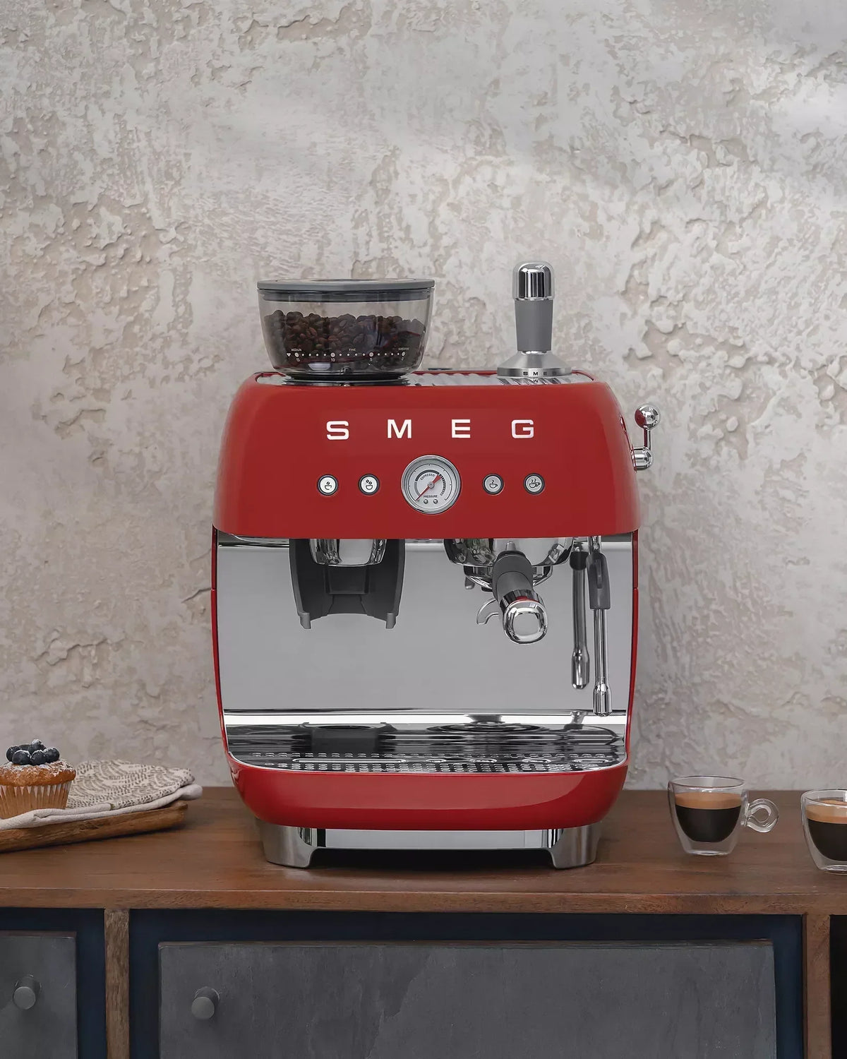 Smeg EGF03RDUK Retro Espresso Coffee Machine with Grinder in Red - View 6