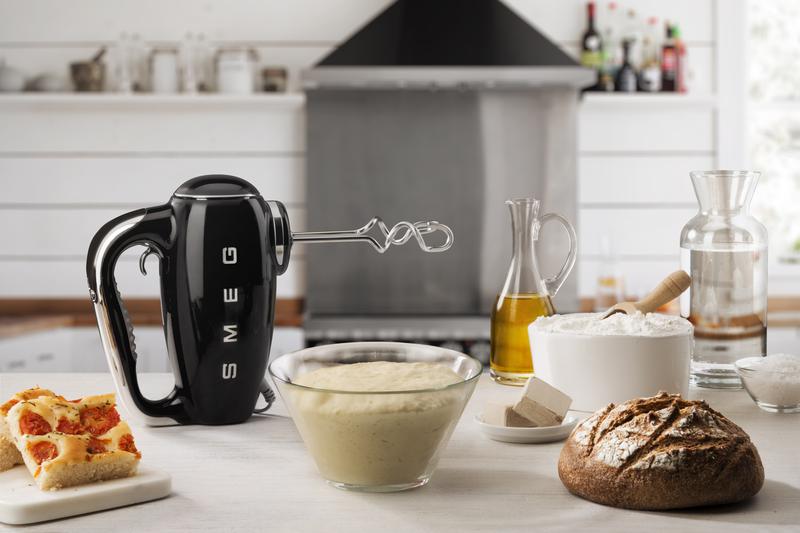 SMEG HMF01BLUK 50s Style Hand Mixer Black - View 8