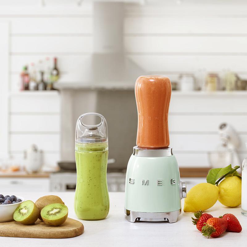 Smeg PBF01PGUK 50s Retro Style Personal Blender Pastel Green - View 5