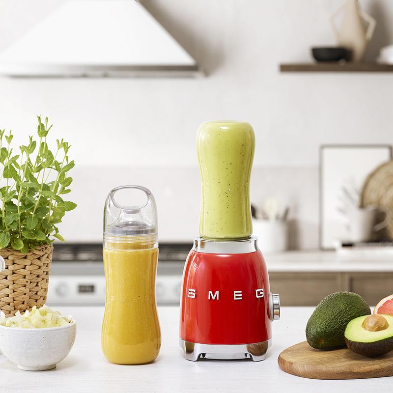 Smeg PBF01RDUK 50s Retro Style Personal Blender Red - View 3