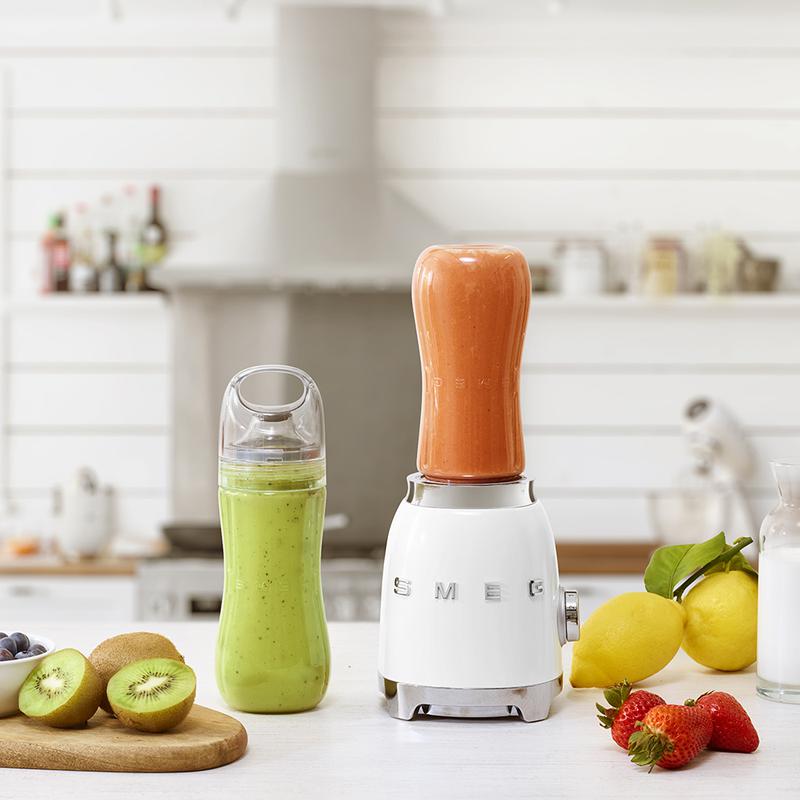 Smeg PBF01WHUK 50s Retro Style Personal Blender White - View 3
